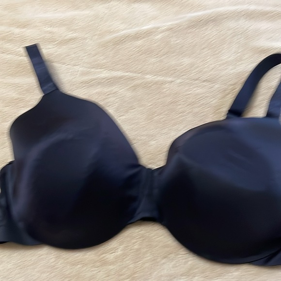Bras, 38D - Picture 6 of 9